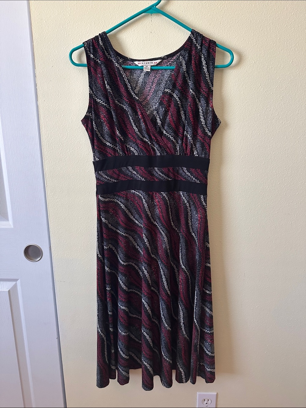 Aa Studio Burgundy and Black Wave-Print Sleeveless Midi Dress